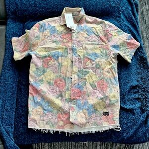 Button up men’s Zara shirt.